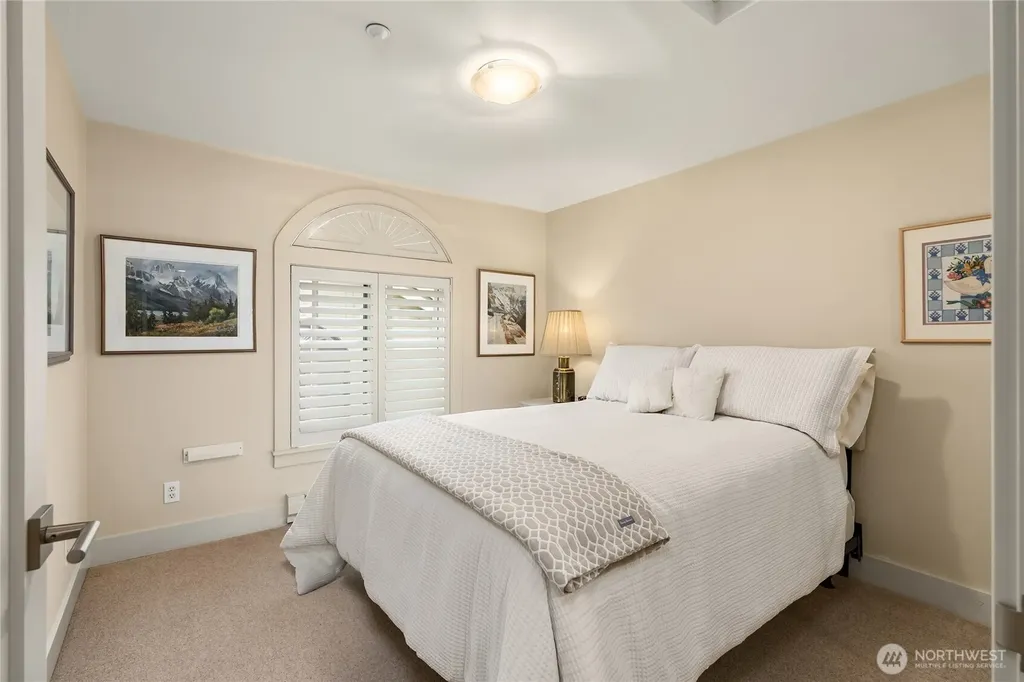 450 Wood Avenue SW Bainbridge Island WA 98110