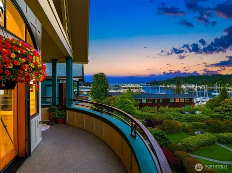 450 Wood Avenue SW Bainbridge Island WA 98110