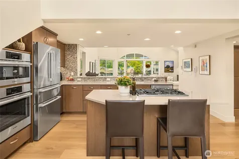 450 Wood Avenue SW Bainbridge Island WA 98110