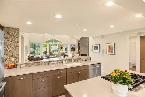 450 Wood Avenue SW Bainbridge Island WA 98110