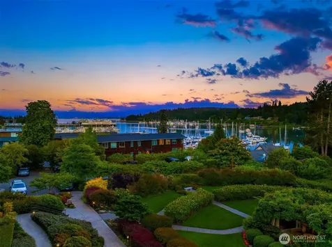 450 Wood Avenue SW Bainbridge Island WA 98110