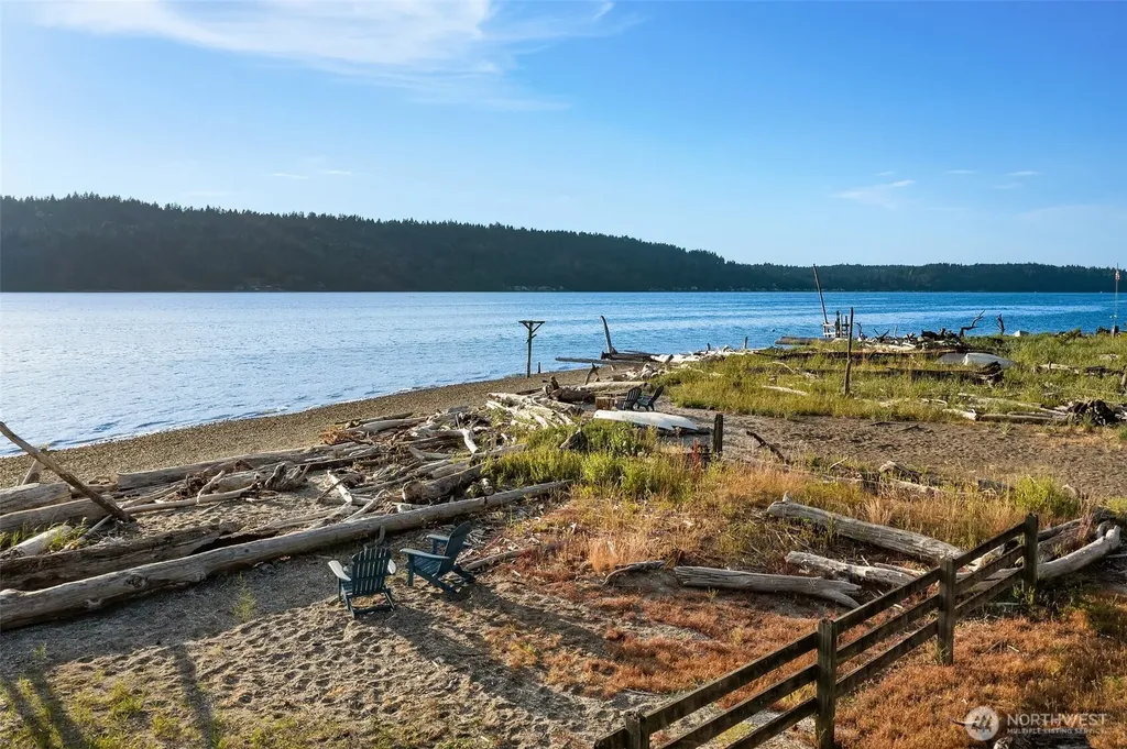 27830 Manzanita Beach Road SW Vashon WA 98070