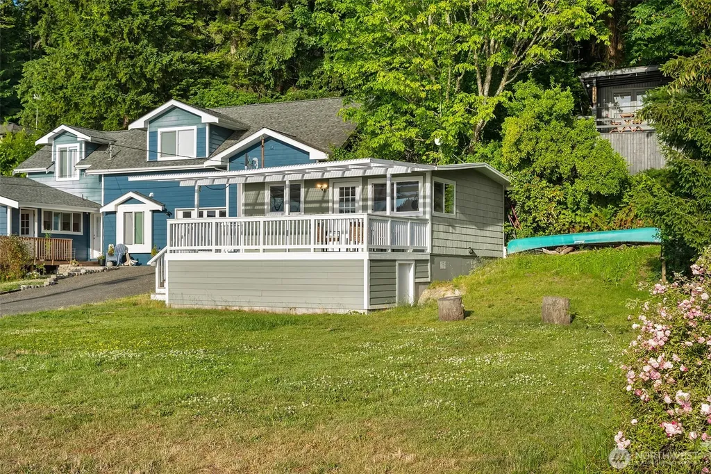 27830 Manzanita Beach Road SW Vashon WA 98070