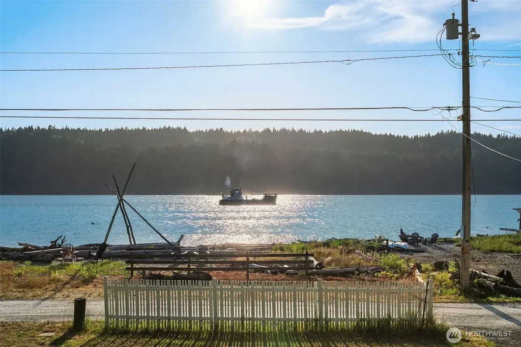 27830 Manzanita Beach Road SW Vashon WA 98070