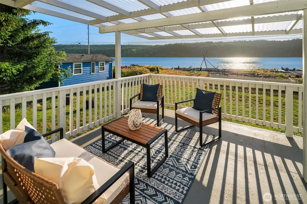 27830 Manzanita Beach Road SW Vashon WA 98070