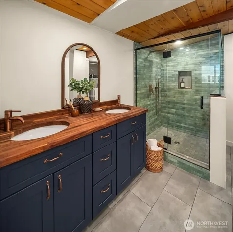 27830 Manzanita Beach Road SW Vashon WA 98070