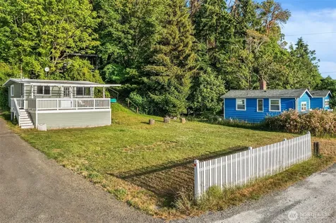 27830 Manzanita Beach Road SW Vashon WA 98070