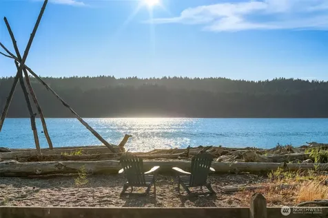 27830 Manzanita Beach Road SW Vashon WA 98070
