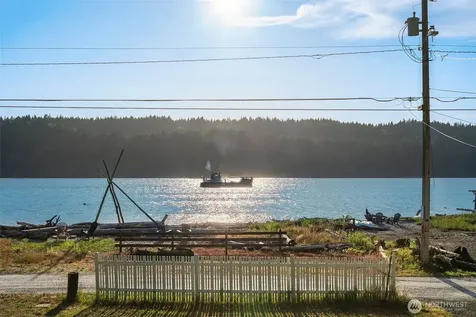 27830 Manzanita Beach Road SW Vashon WA 98070