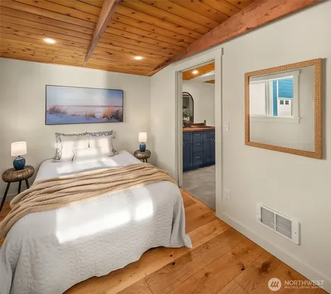 27830 Manzanita Beach Road SW Vashon WA 98070