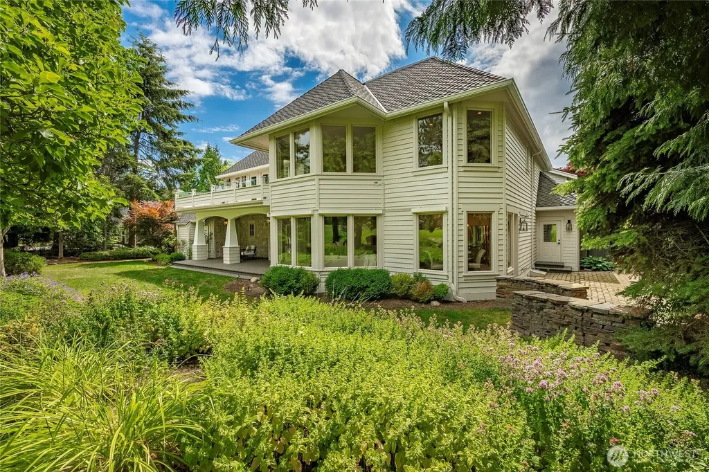8784 Goshawk Road Blaine WA 98230