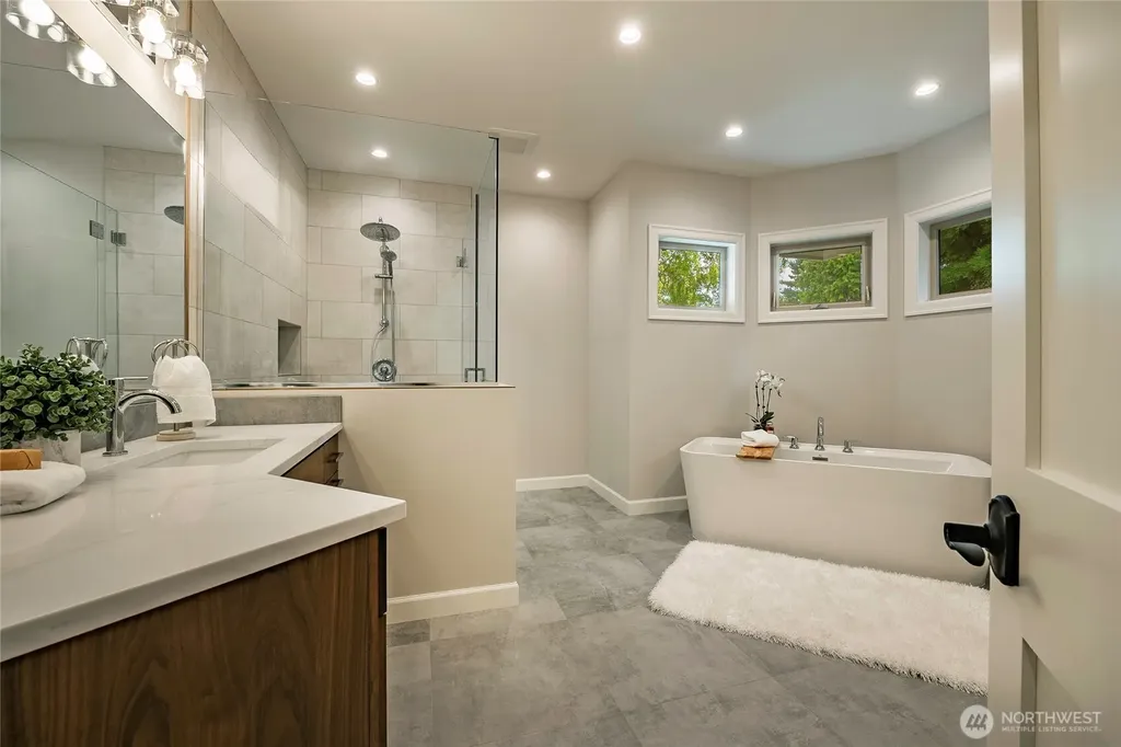8784 Goshawk Road Blaine WA 98230