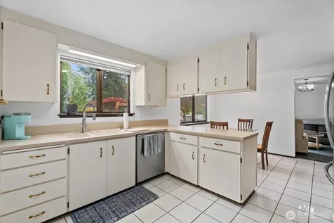 4306 Brookdale Road E Tacoma WA 98446