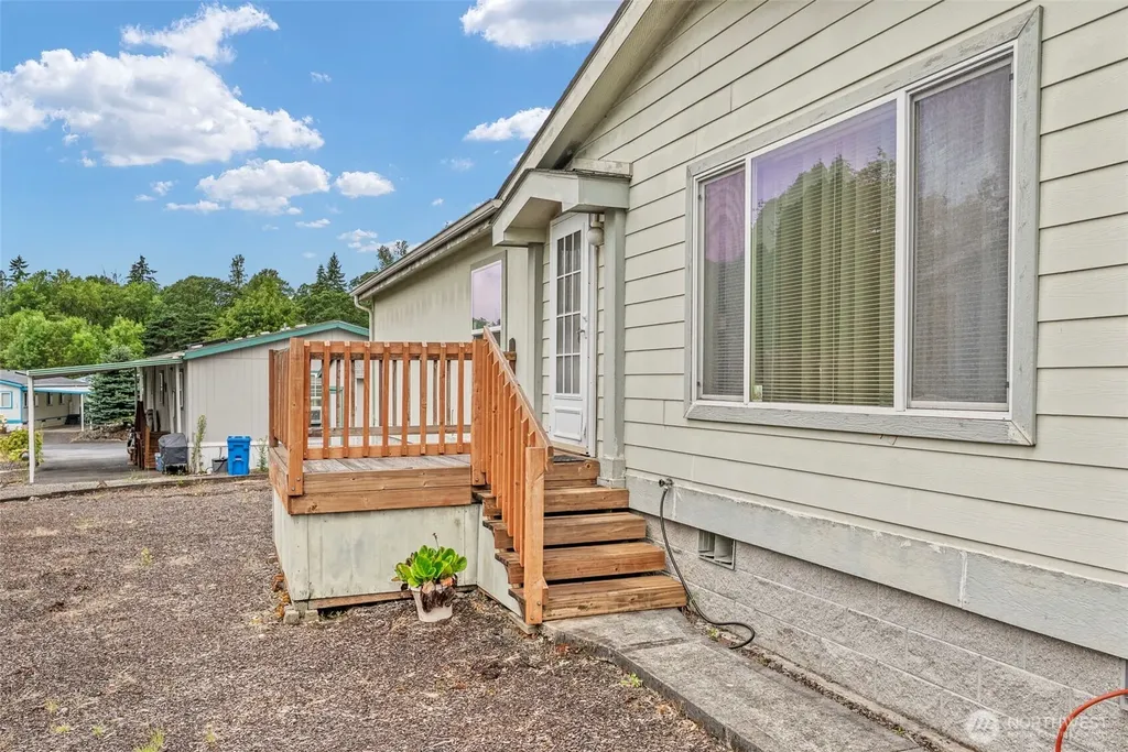 5400 Meeker Kalama WA 98625