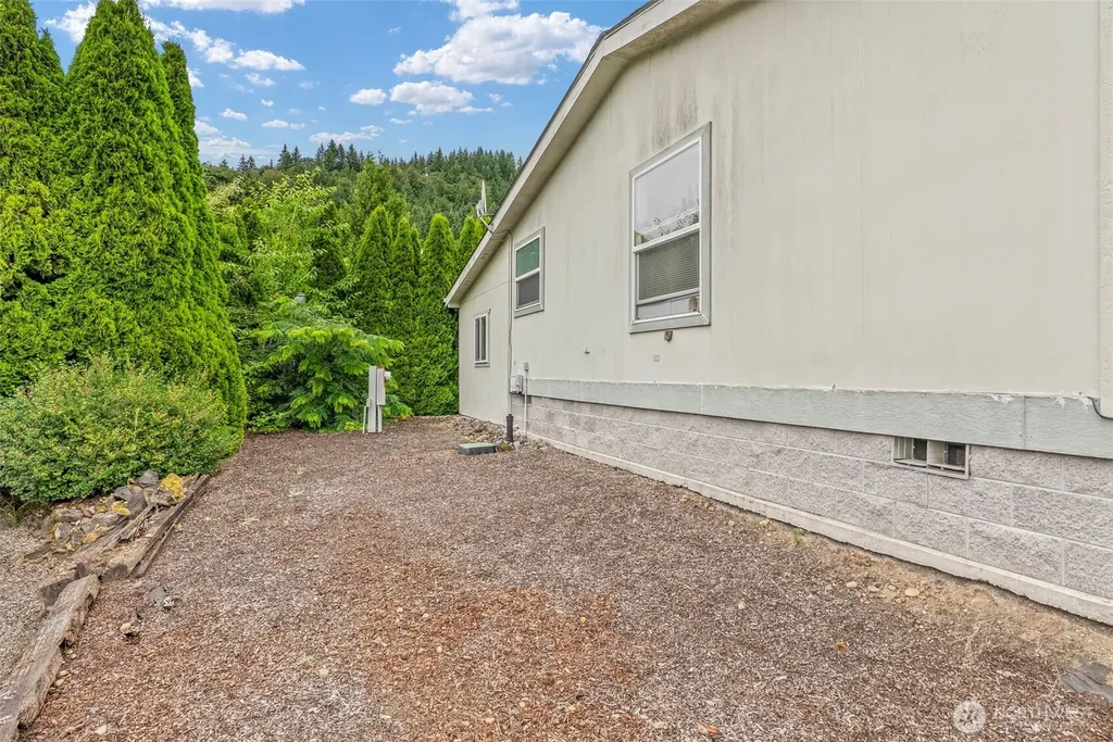 5400 Meeker Kalama WA 98625