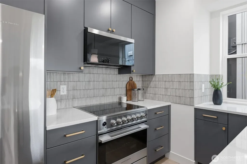 2016 Fairview Avenue E Seattle WA 98102