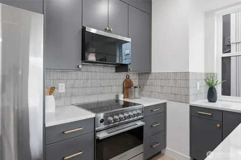 2016 Fairview Avenue E Seattle WA 98102