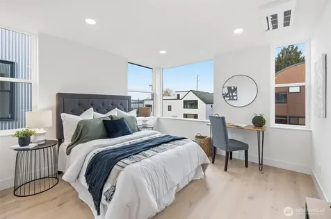 2016 Fairview Avenue E Seattle WA 98102