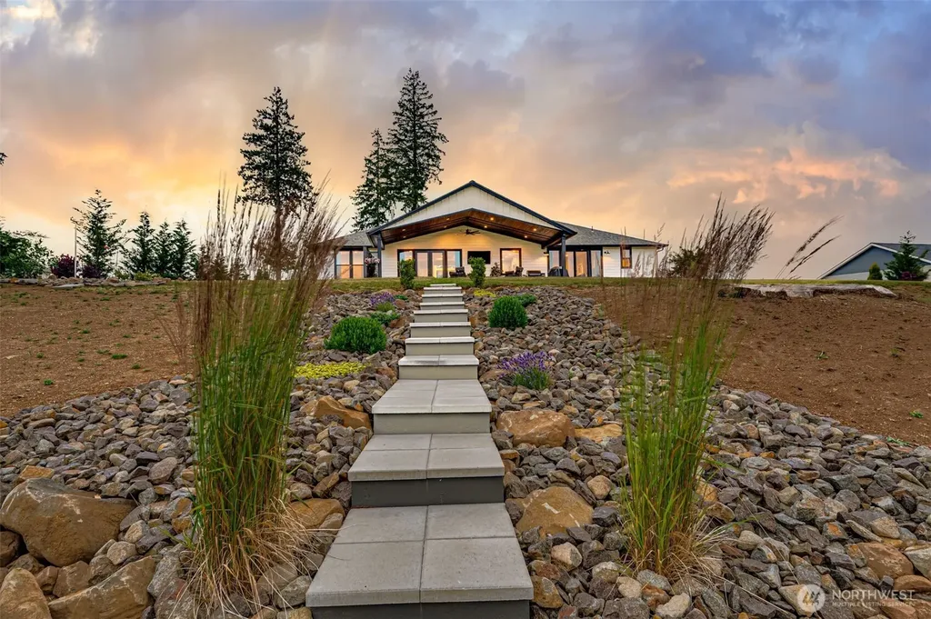 260 Bullhead Drive Castle Rock WA 98611