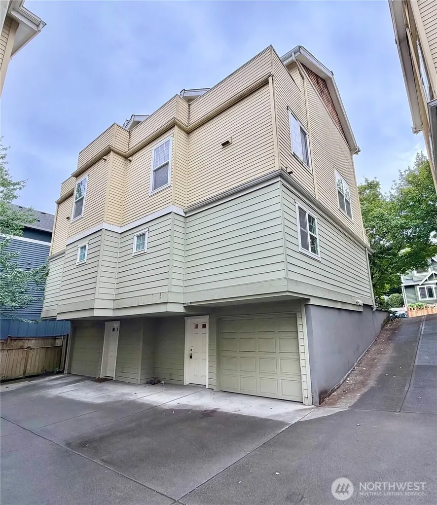 9216 Stone Ave N Seattle WA 98103