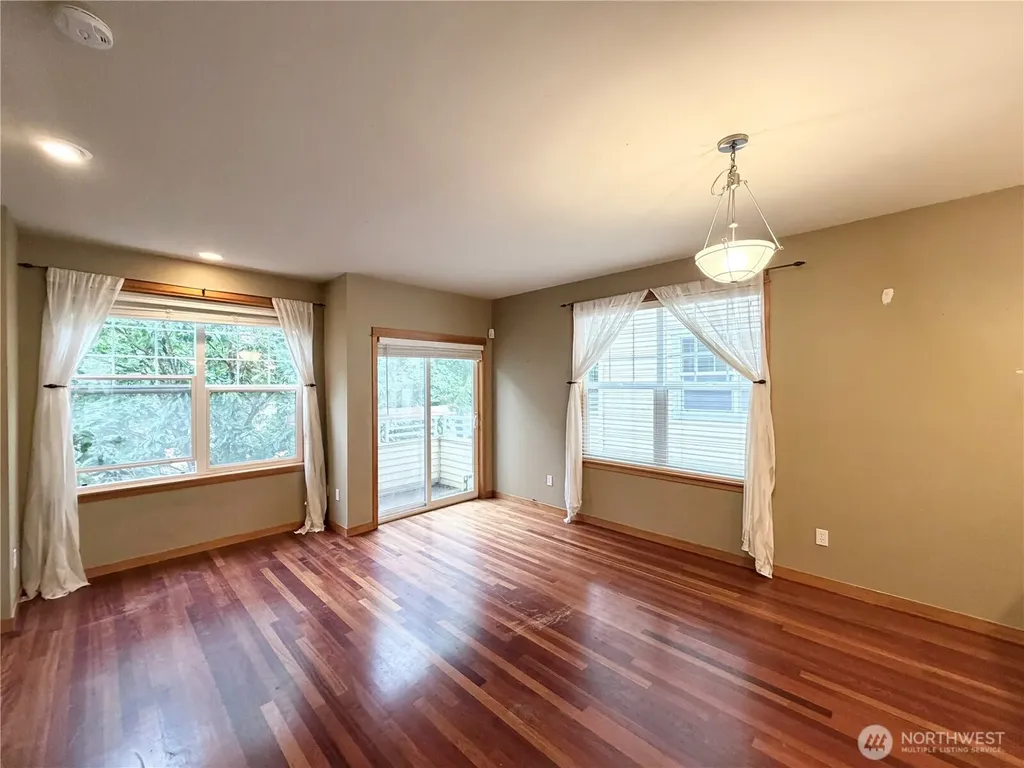 9216 Stone Ave N Seattle WA 98103