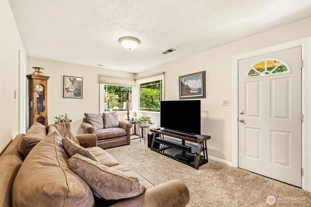 36050 Military Road S Auburn WA 98001