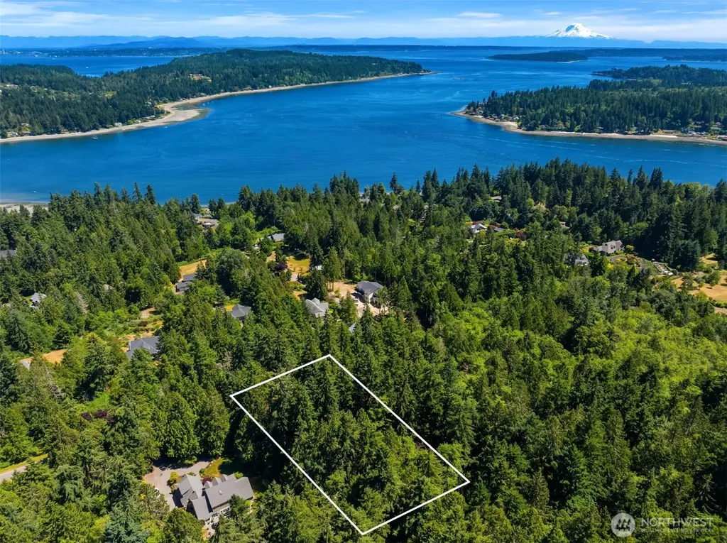 0 El Cimo Lane NE Bainbridge Island WA 98110