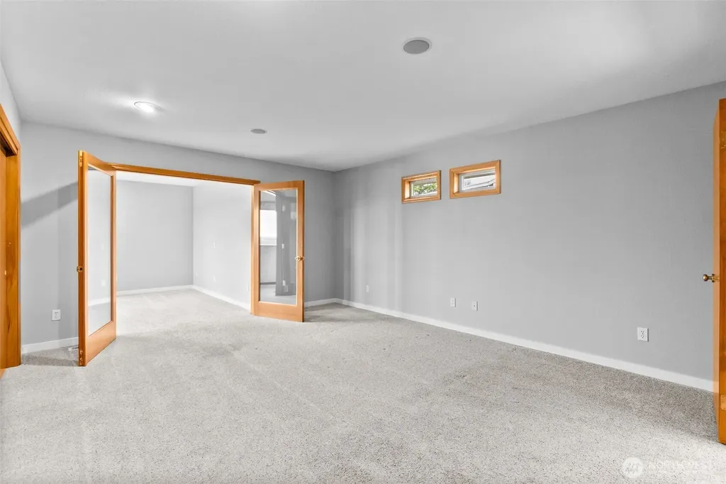 2025 5th Street SE Puyallup WA 98372