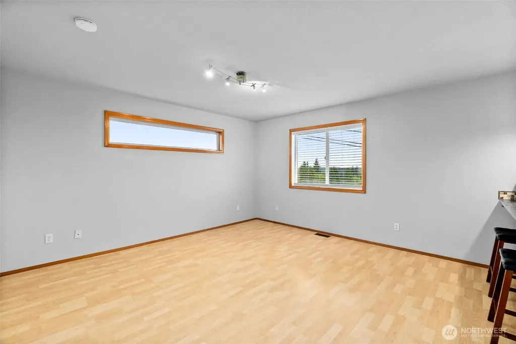 2025 5th Street SE Puyallup WA 98372