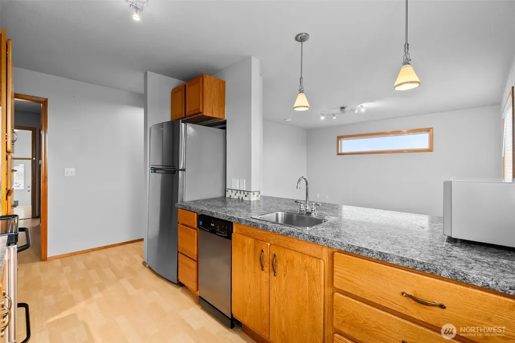 2025 5th Street SE Puyallup WA 98372