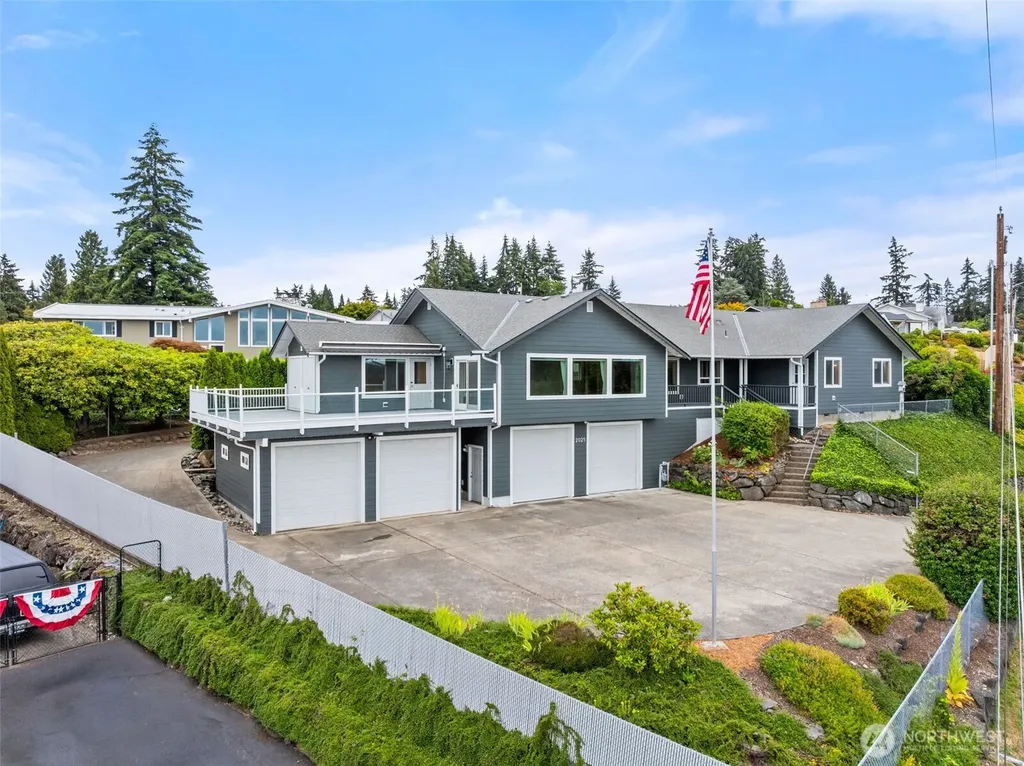 2025 5th Street SE Puyallup WA 98372