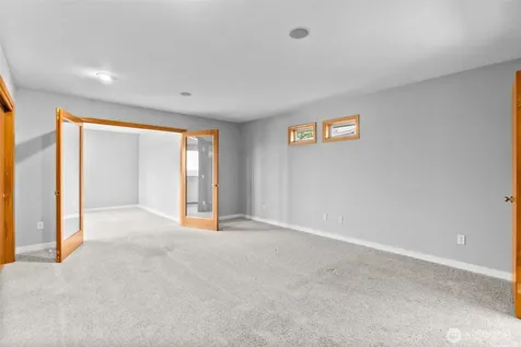 2025 5th Street SE Puyallup WA 98372