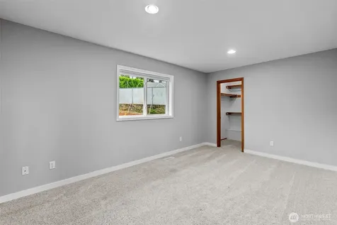 2025 5th Street SE Puyallup WA 98372