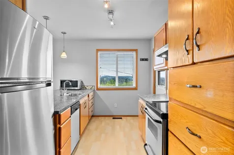 2025 5th Street SE Puyallup WA 98372