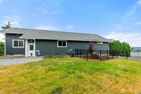 2025 5th Street SE Puyallup WA 98372