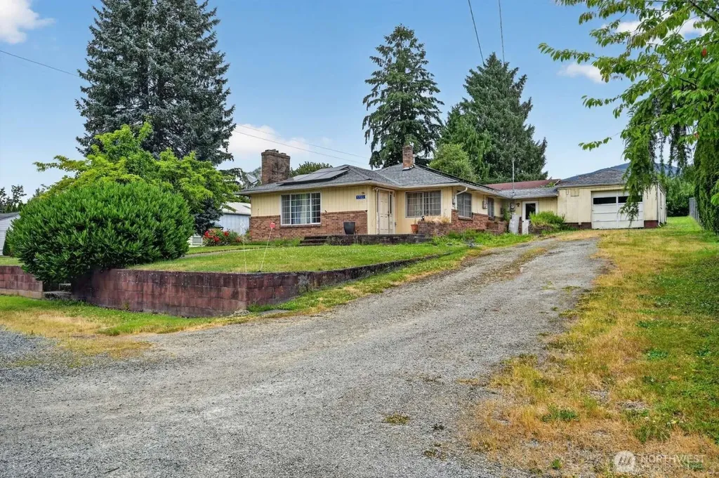 17027 Lake View Boulevard Mount Vernon WA 98274