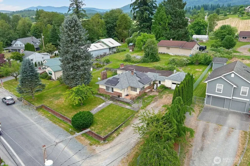 17027 Lake View Boulevard Mount Vernon WA 98274