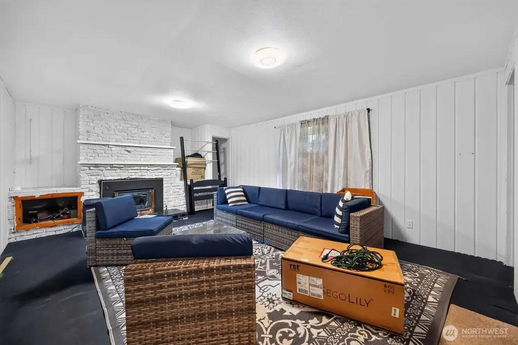 17027 Lake View Boulevard Mount Vernon WA 98274