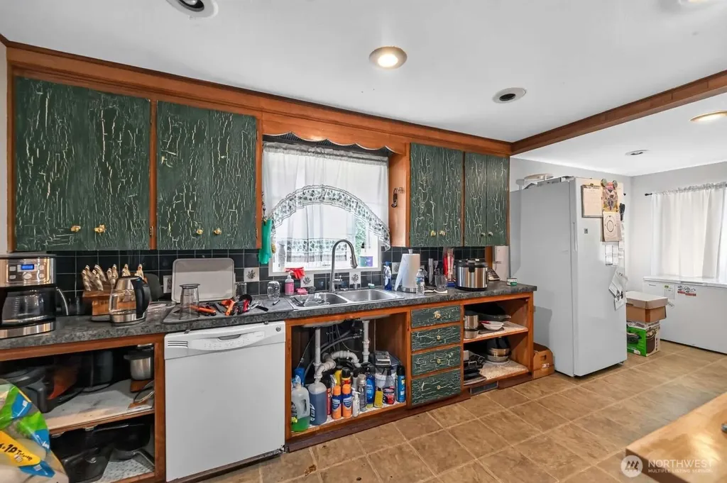 17027 Lake View Boulevard Mount Vernon WA 98274