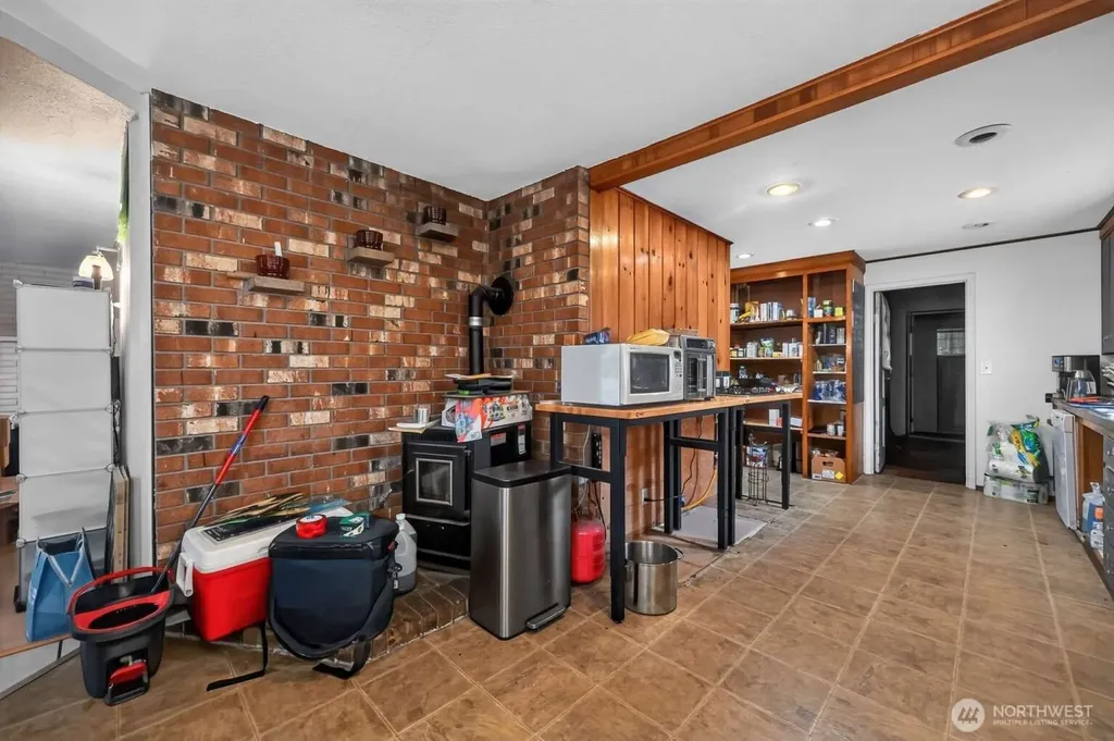 17027 Lake View Boulevard Mount Vernon WA 98274