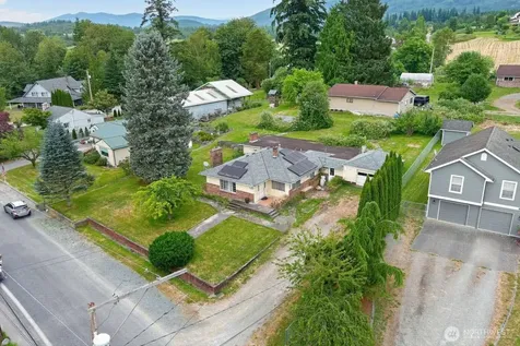17027 Lake View Boulevard Mount Vernon WA 98274