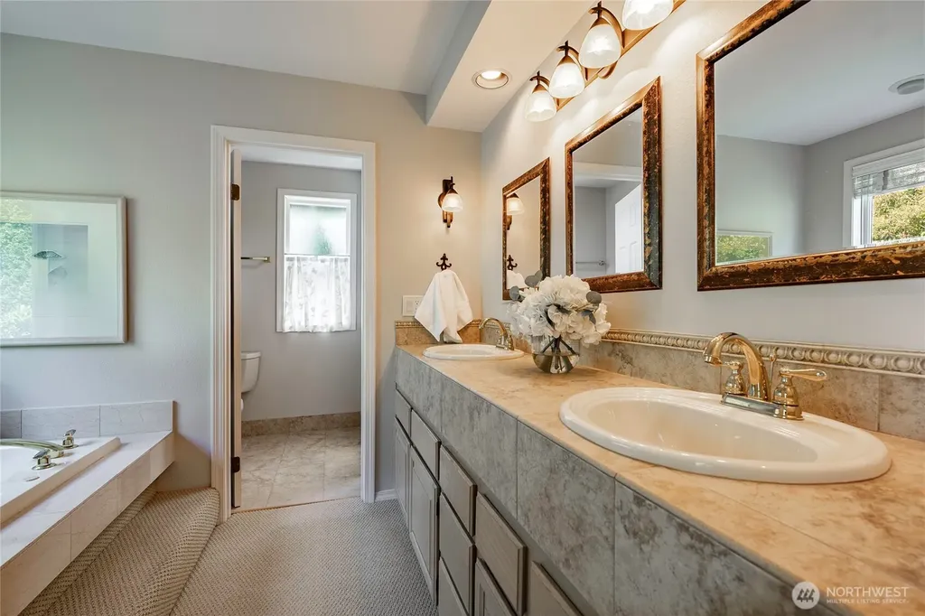8850 Bald Eagle Drive Blaine WA 98230