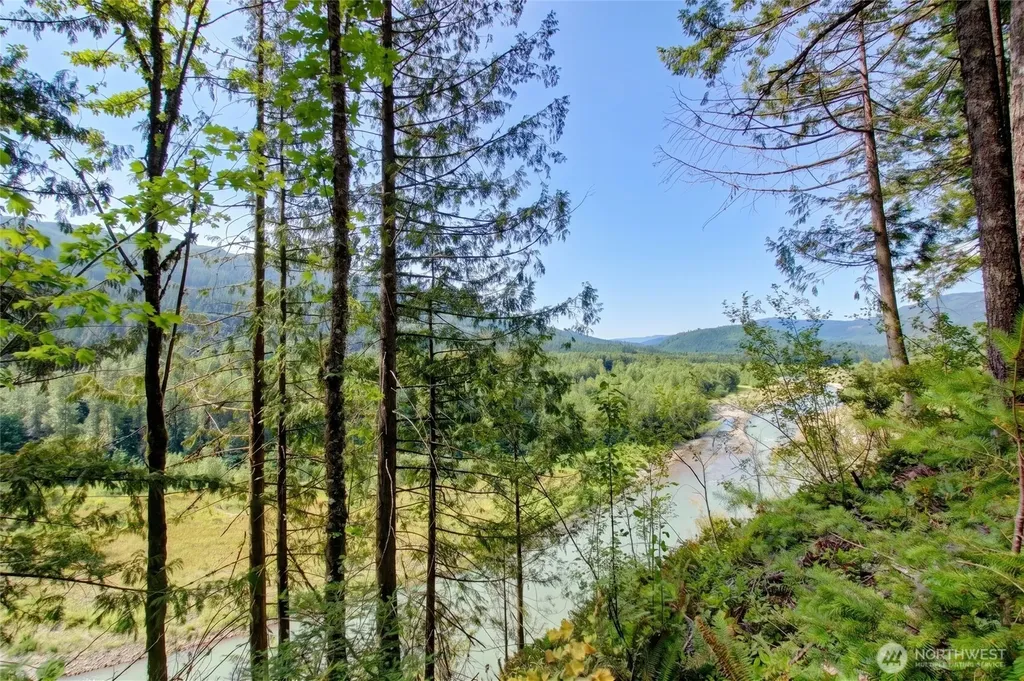 42 Riverside Drive Deming WA 98244