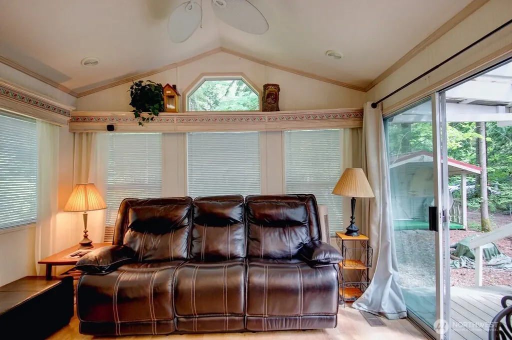 42 Riverside Drive Deming WA 98244