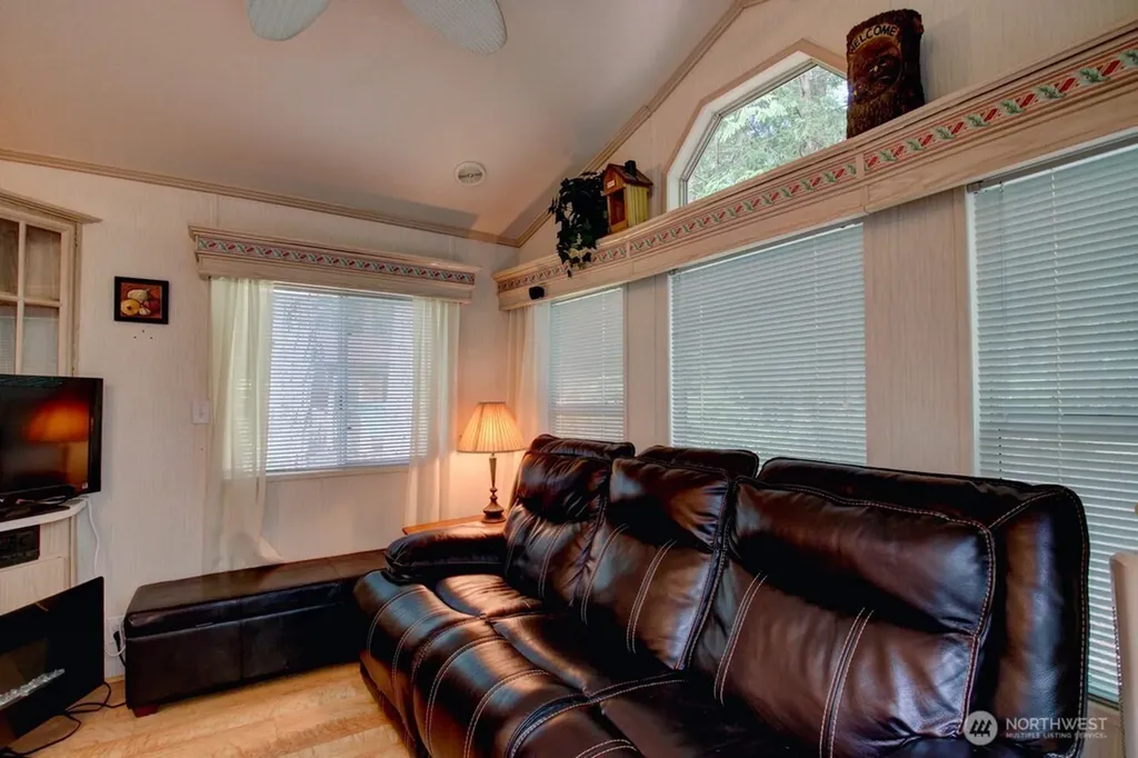 42 Riverside Drive Deming WA 98244