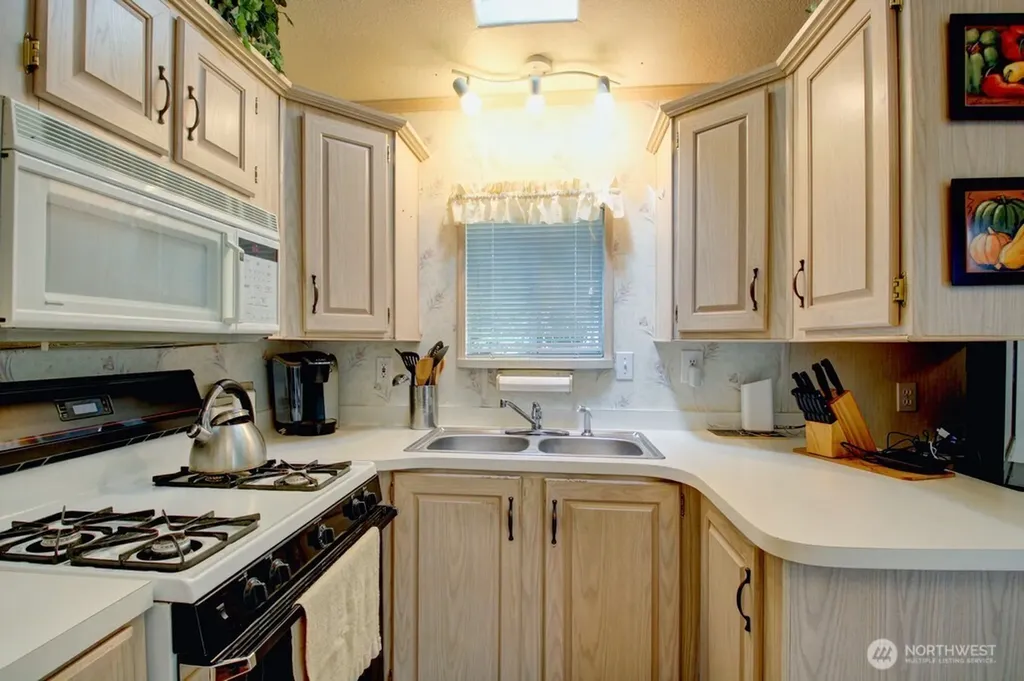 42 Riverside Drive Deming WA 98244