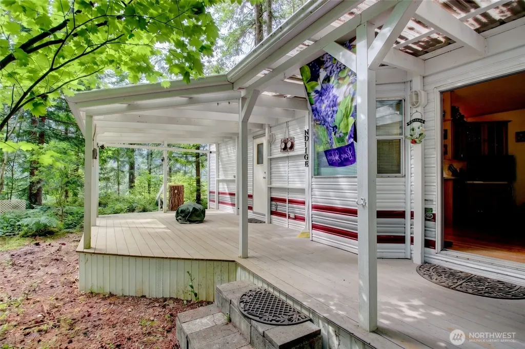 42 Riverside Drive Deming WA 98244