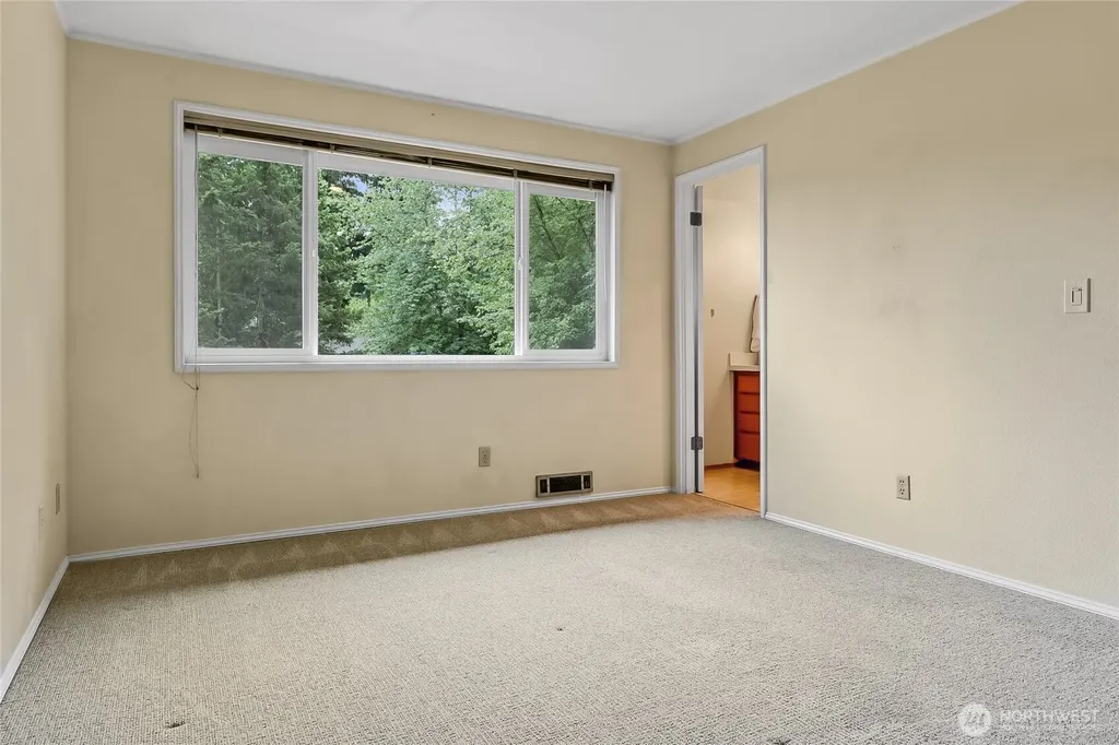 9810 116th Place NE Kirkland WA 98033