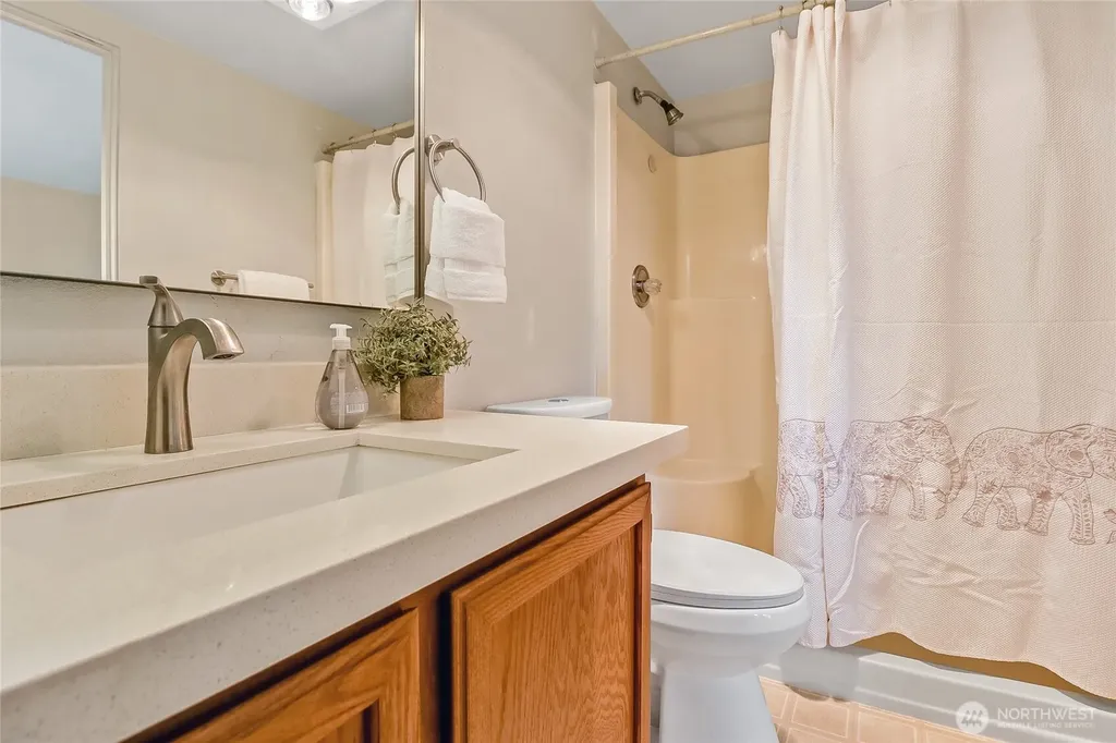 9810 116th Place NE Kirkland WA 98033