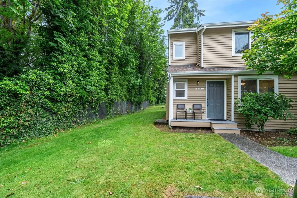 23815 12th Place S Des Moines WA 98198